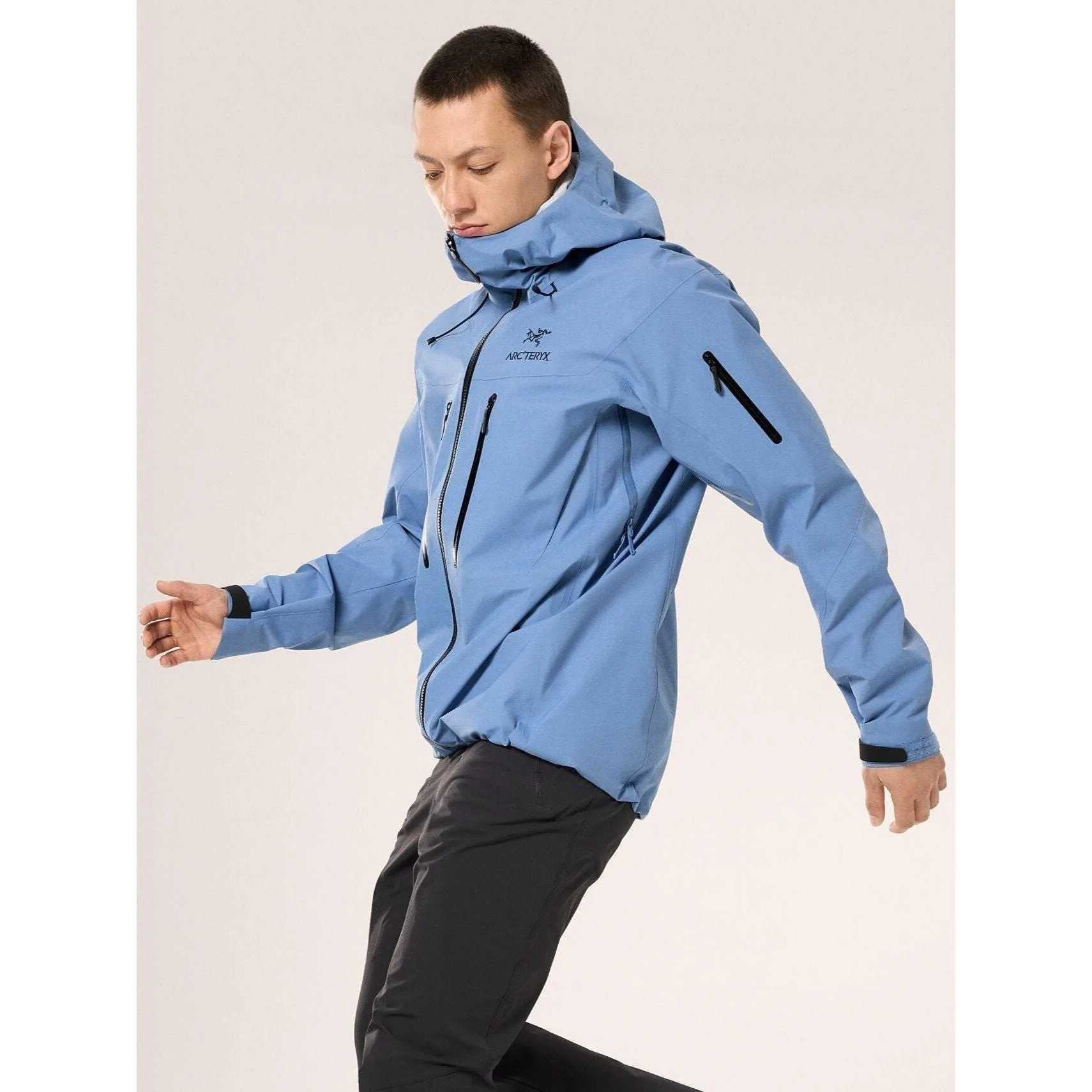 Arc'teryx  Men's Alpha SV Jacket